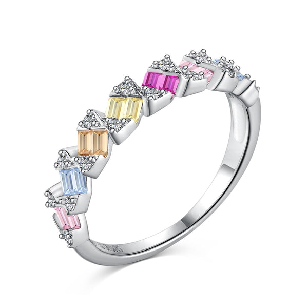 <MAGIC>Delicate Vibrant Emerald Cut Daily Ring